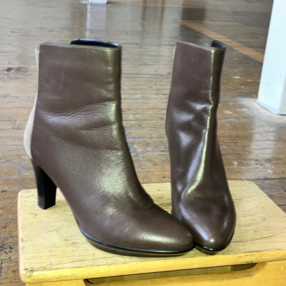 Aquatalia. Brown leather and suede booties. - Picture 5 of 13